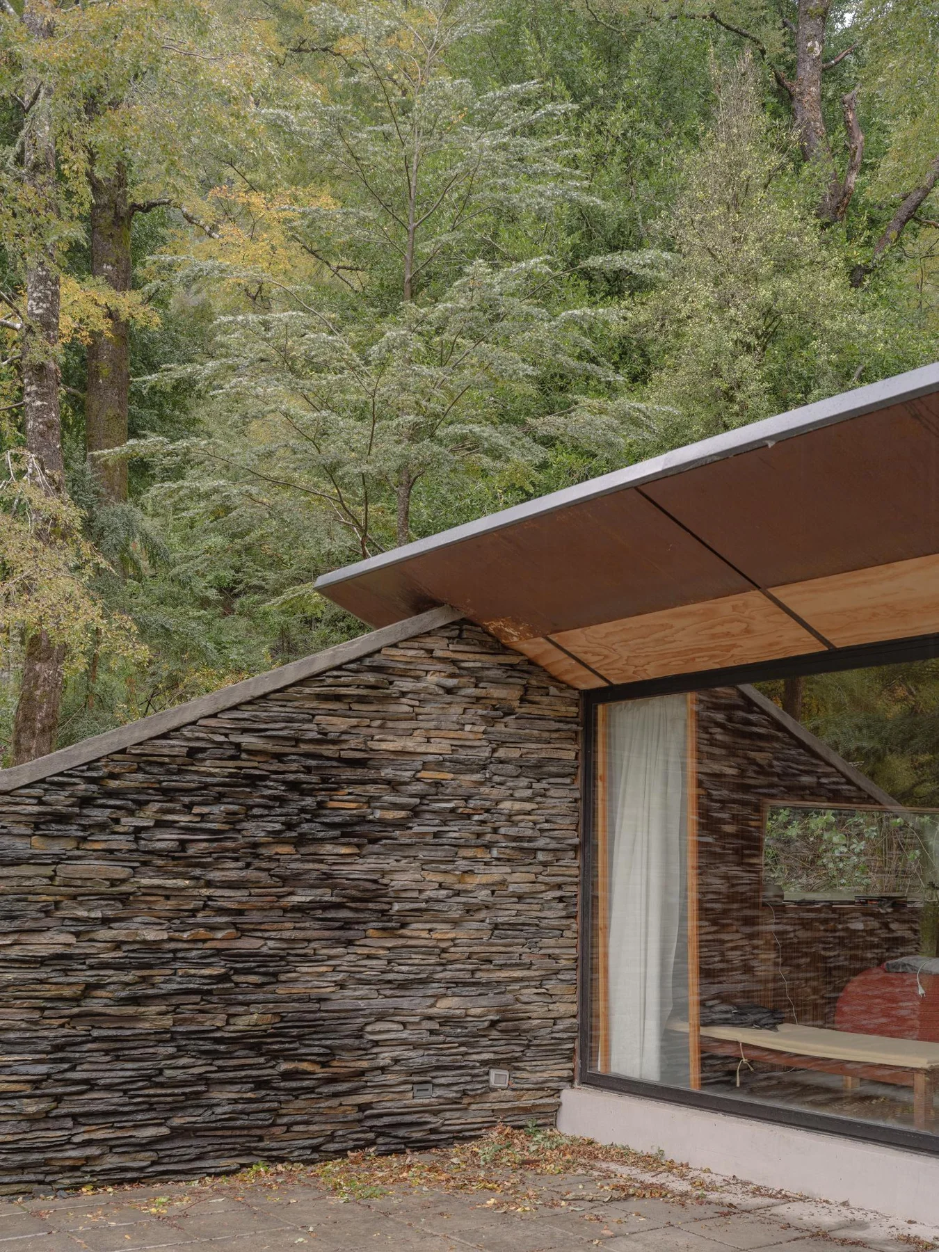 DRAA / Del Rio Arquitectos Asociados, Marcos Zegers · Huerquehue Refuge