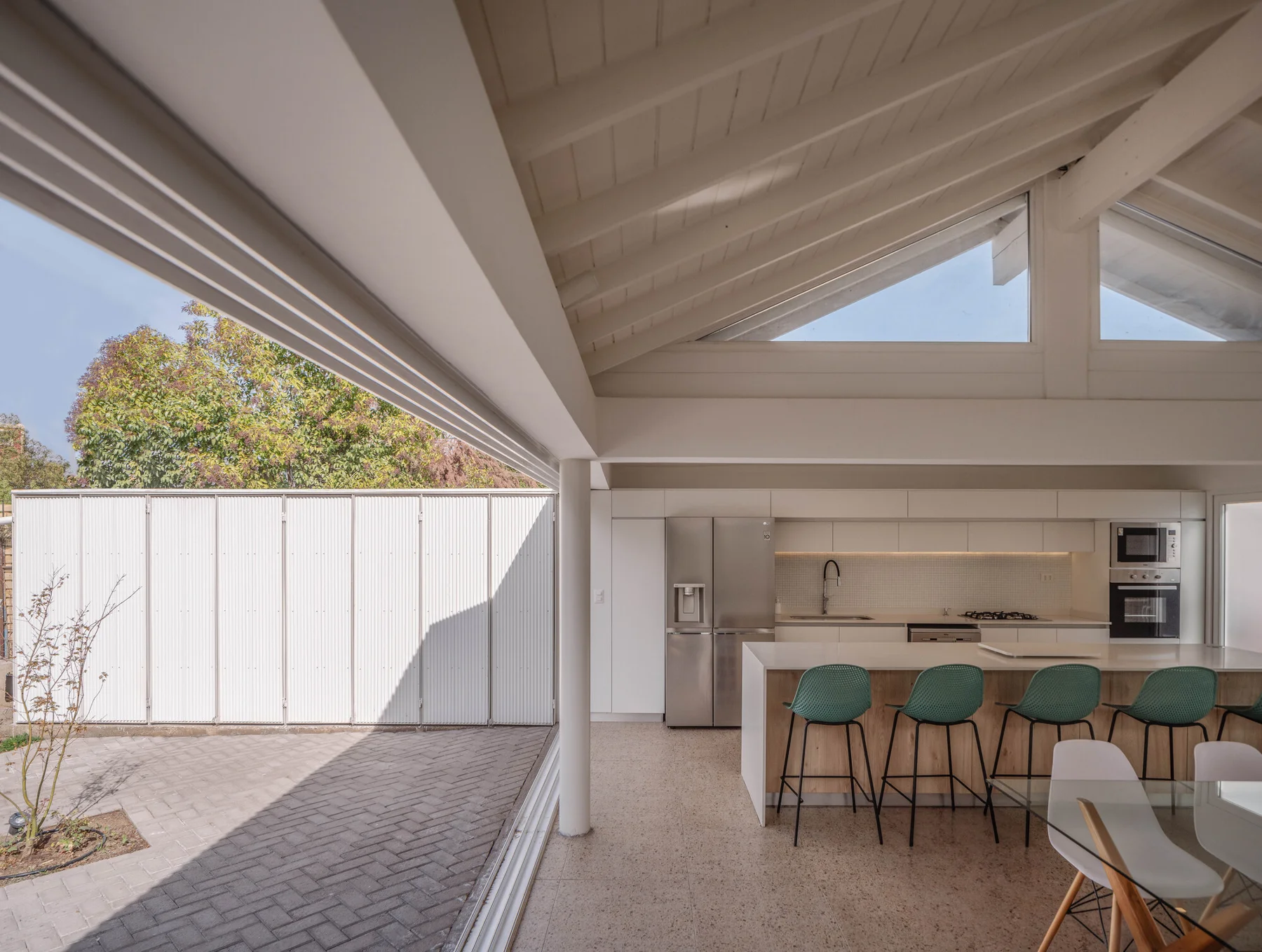 El Aromo House / Duarte Fournies Arquitectos - Interior Photography, Wood, Kitchen, Countertop
