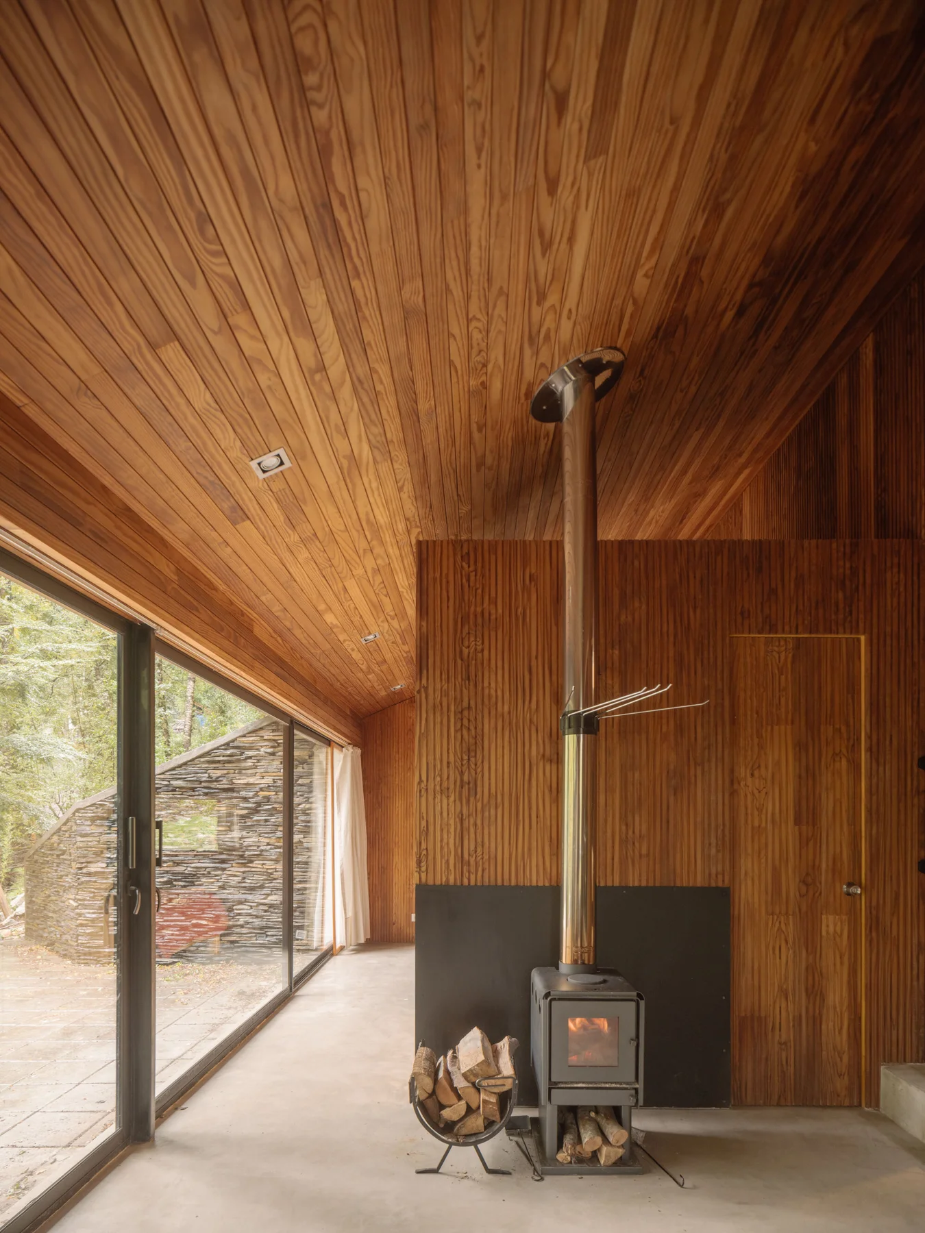 Huerquehue Refuge / DRAA - Interior Photography, Wood, Beam