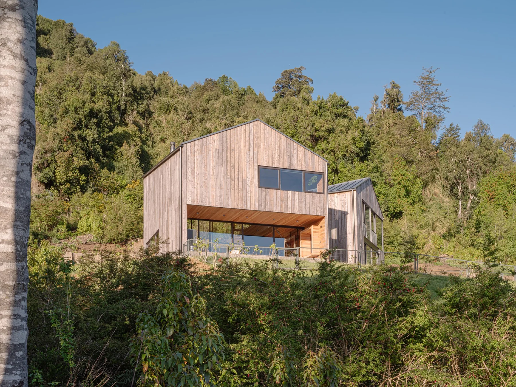 Hebra Arquitectos, Marcos Zegers · Palo Quemado House