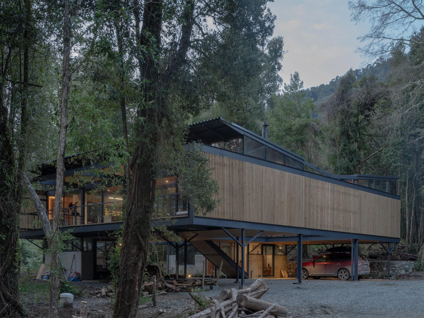 Hebra Arquitectos, Marcos Zegers · Casa Roble Huacho