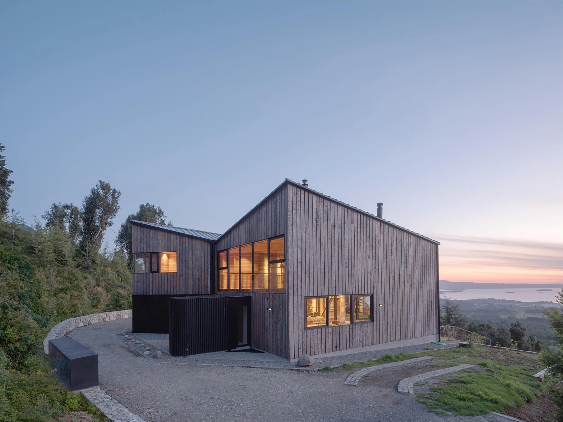 Hebra Arquitectos, Marcos Zegers · Palo Quemado House