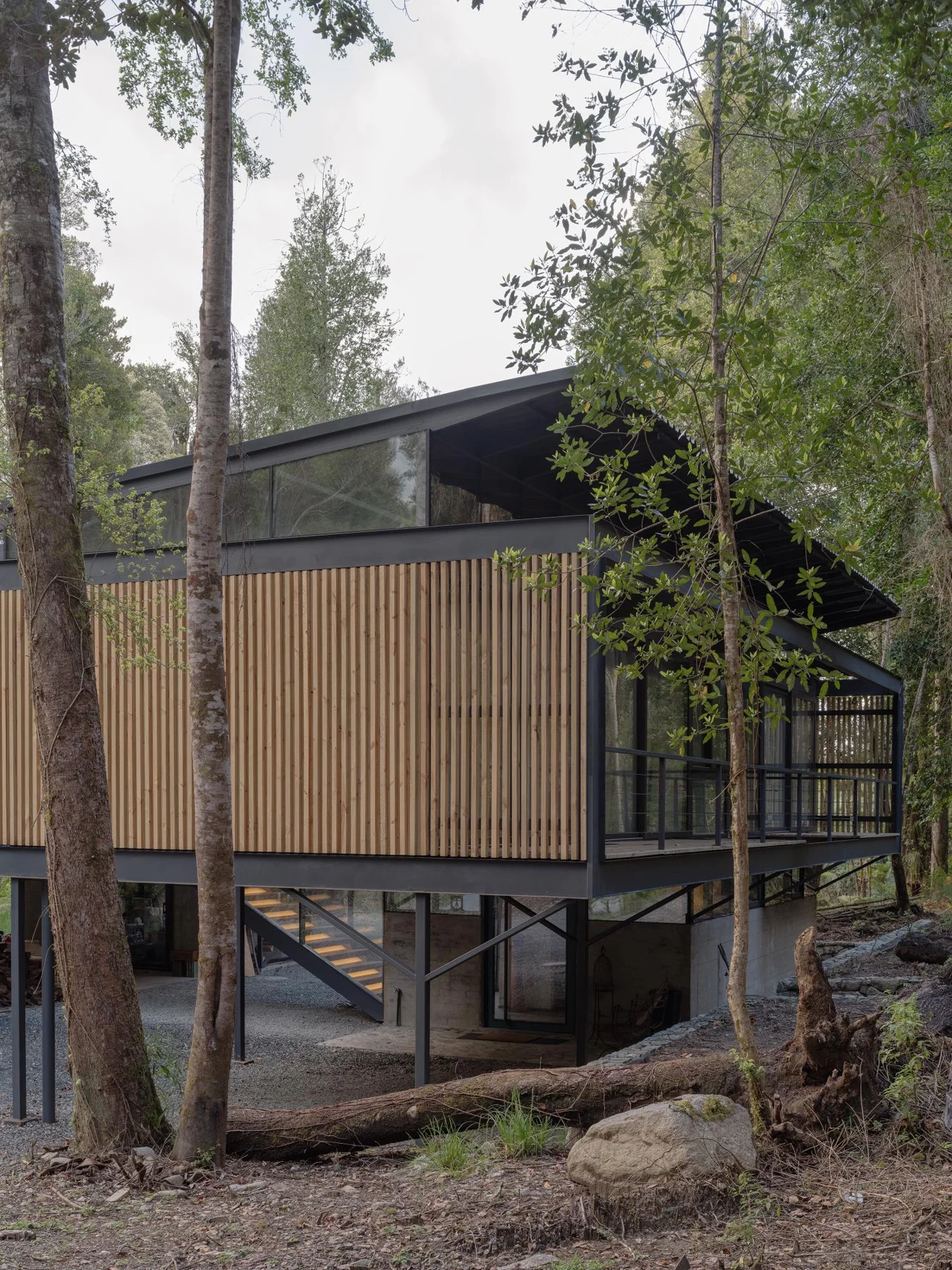 Hebra Arquitectos, Marcos Zegers · Casa Roble Huacho