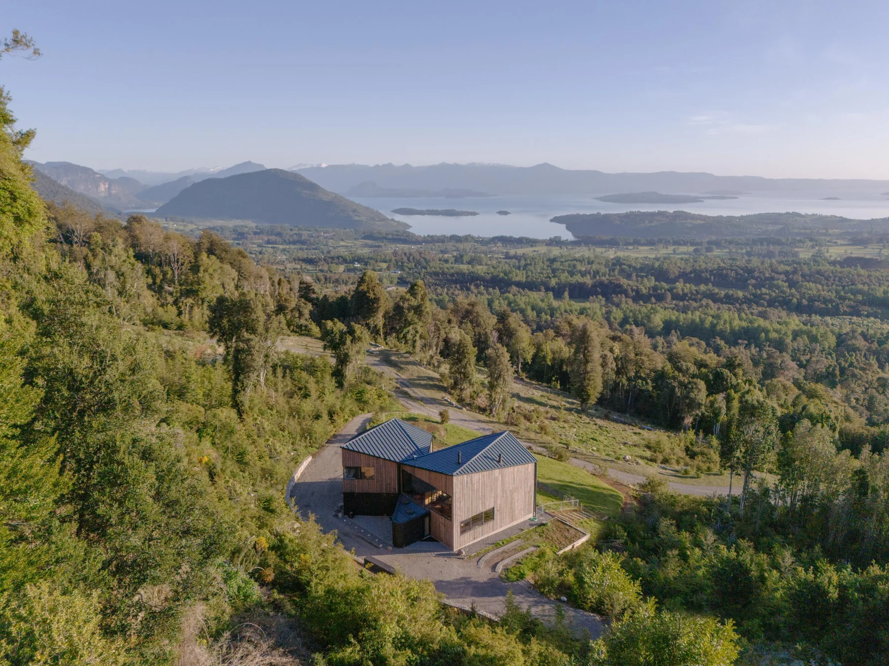 Hebra Arquitectos, Marcos Zegers · Palo Quemado House