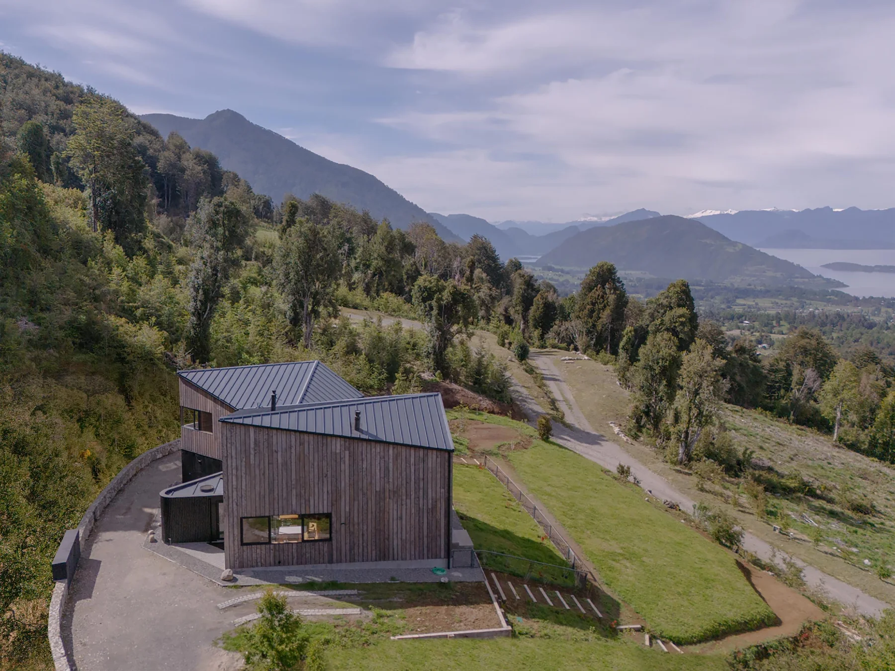 Hebra Arquitectos, Marcos Zegers · Palo Quemado House