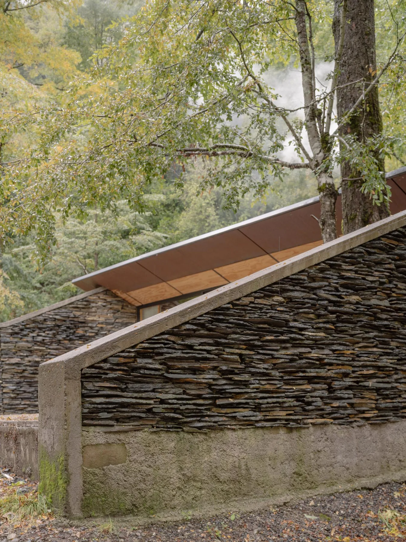 DRAA / Del Rio Arquitectos Asociados, Marcos Zegers · Huerquehue Refuge