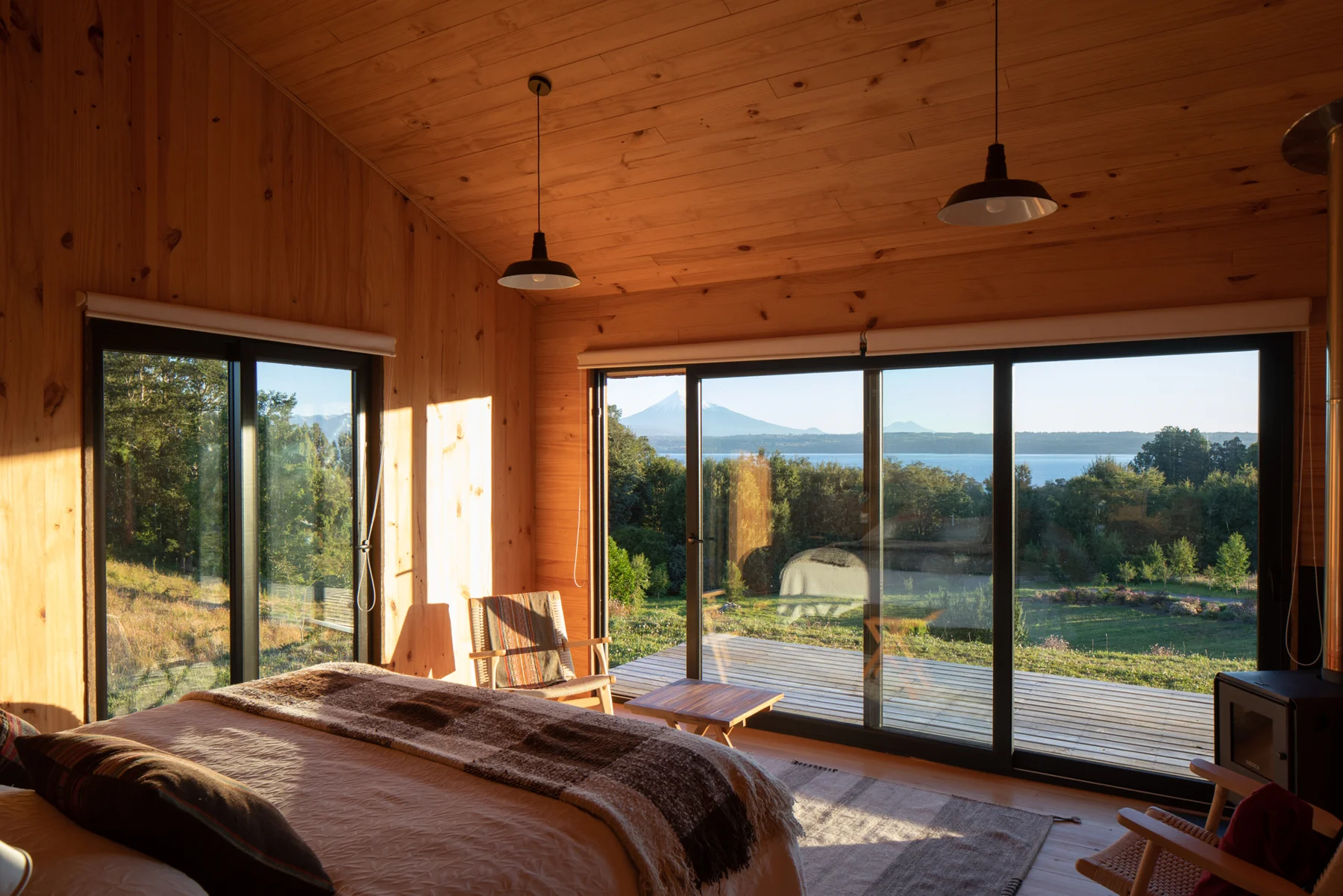 Casa AM / Lucas Maino Fernandez - Interior Photography, Bedroom, Beam, Windows