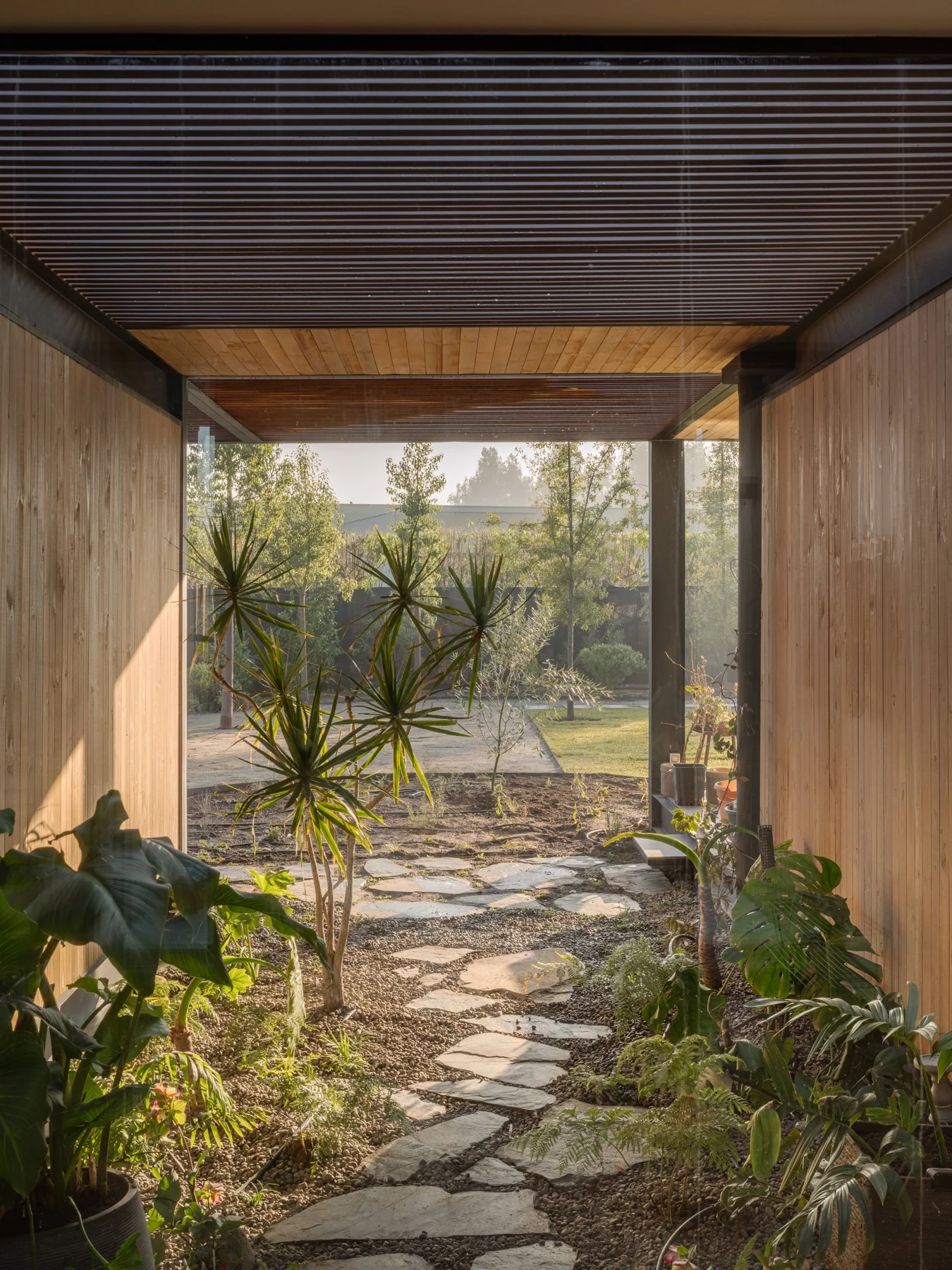 House with Lucarna / Paralelo Transversal - Exterior Photography