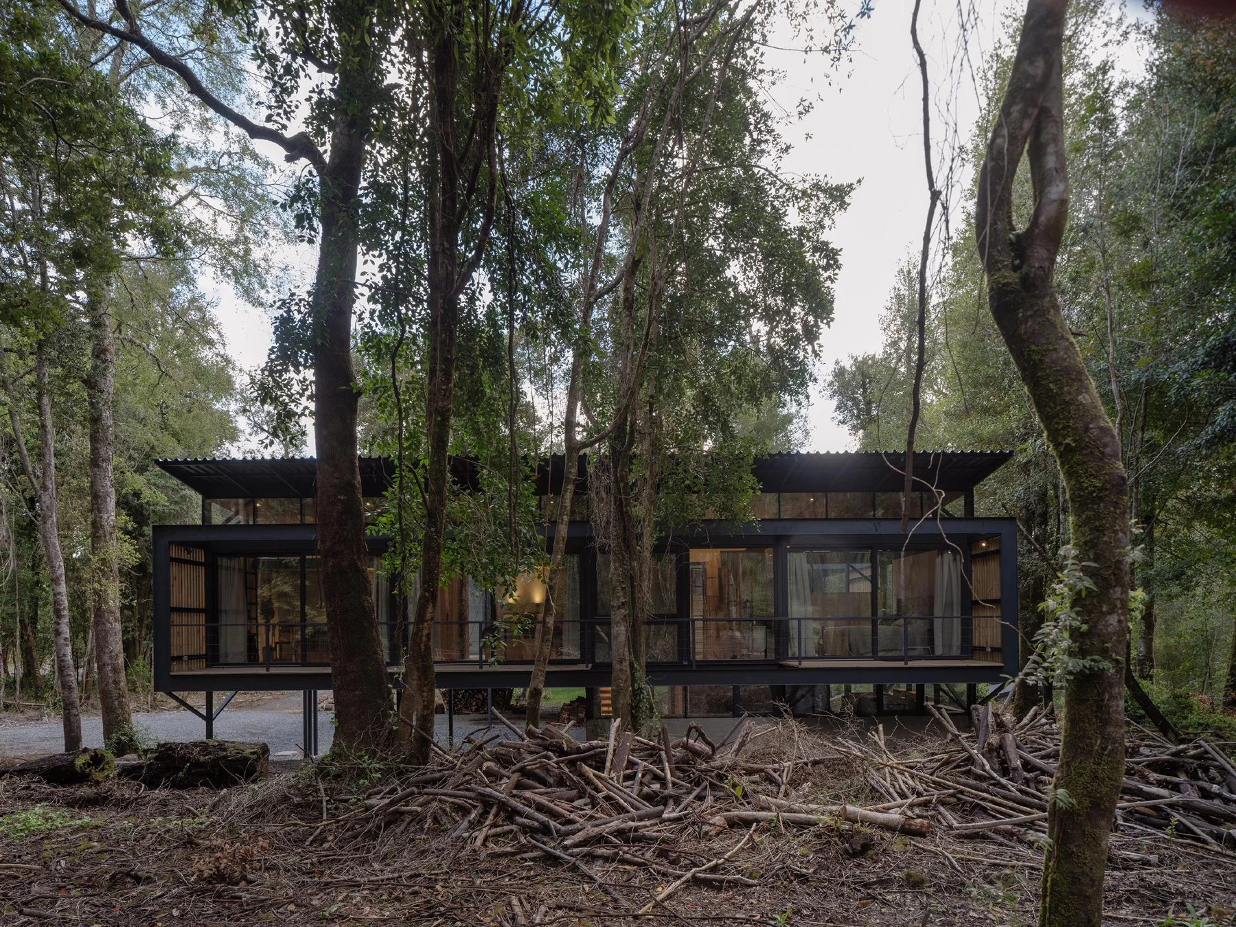 Hebra Arquitectos, Marcos Zegers · Casa Roble Huacho