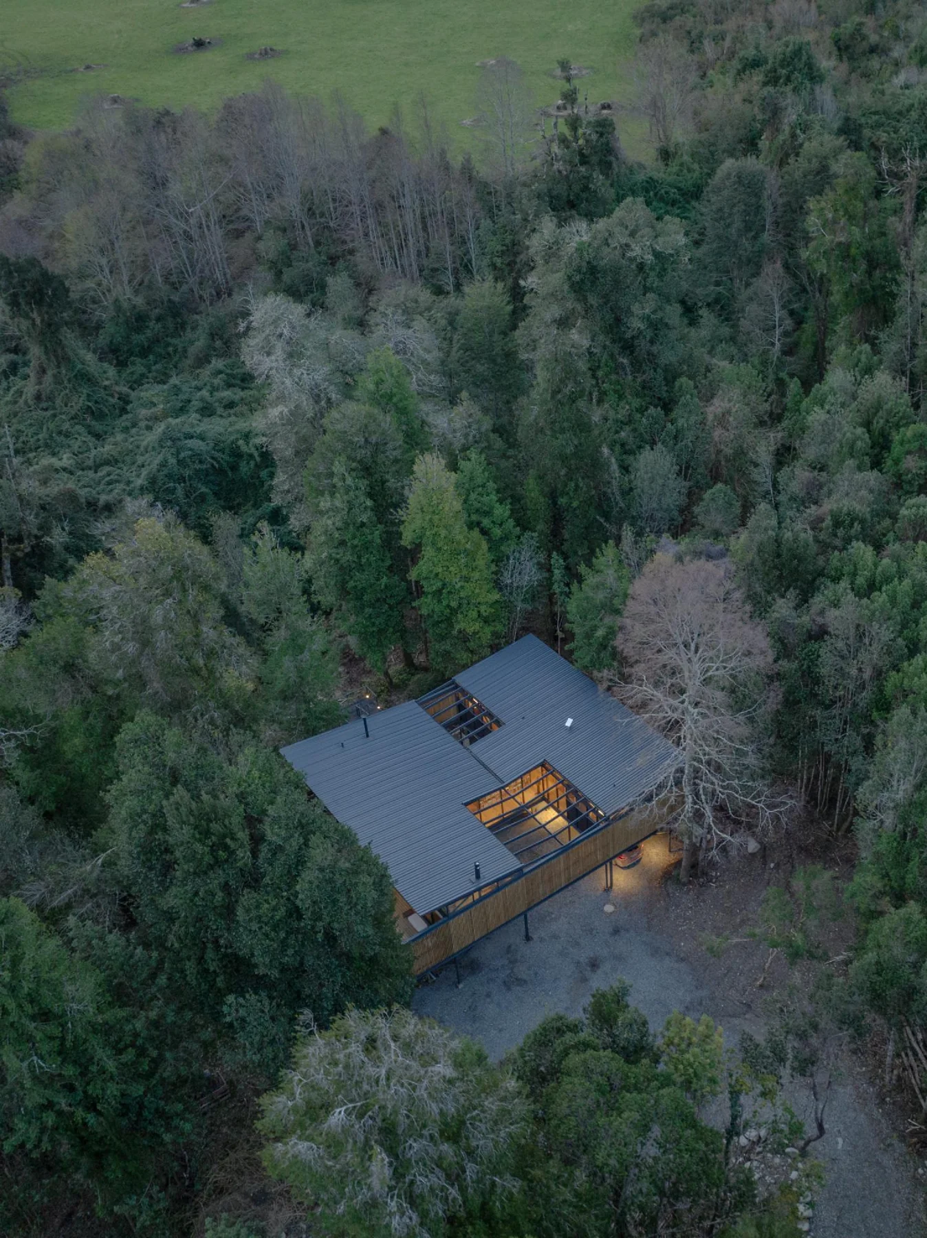 Hebra Arquitectos, Marcos Zegers · Casa Roble Huacho