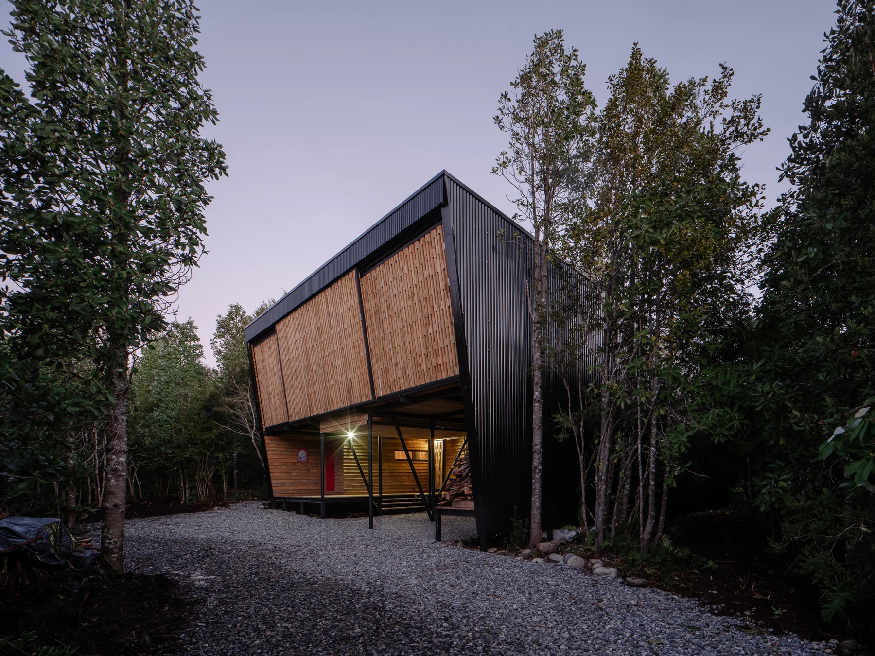 Un Patio House / Lucas Maino Fernandez - Exterior Photography