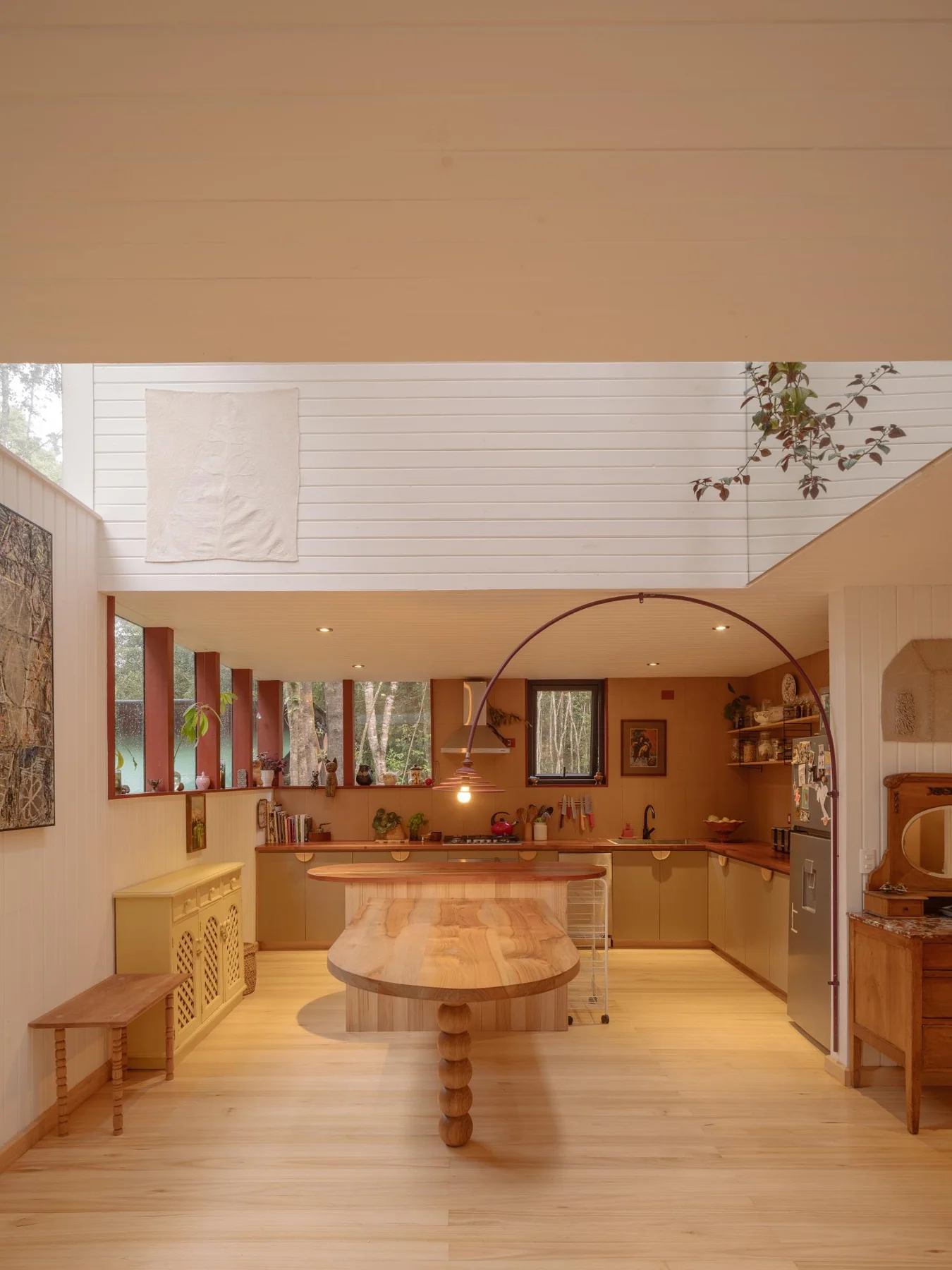 Daiber Aceituno Arquitectos, Marcos Zegers · HOUSE IN THE FOREST