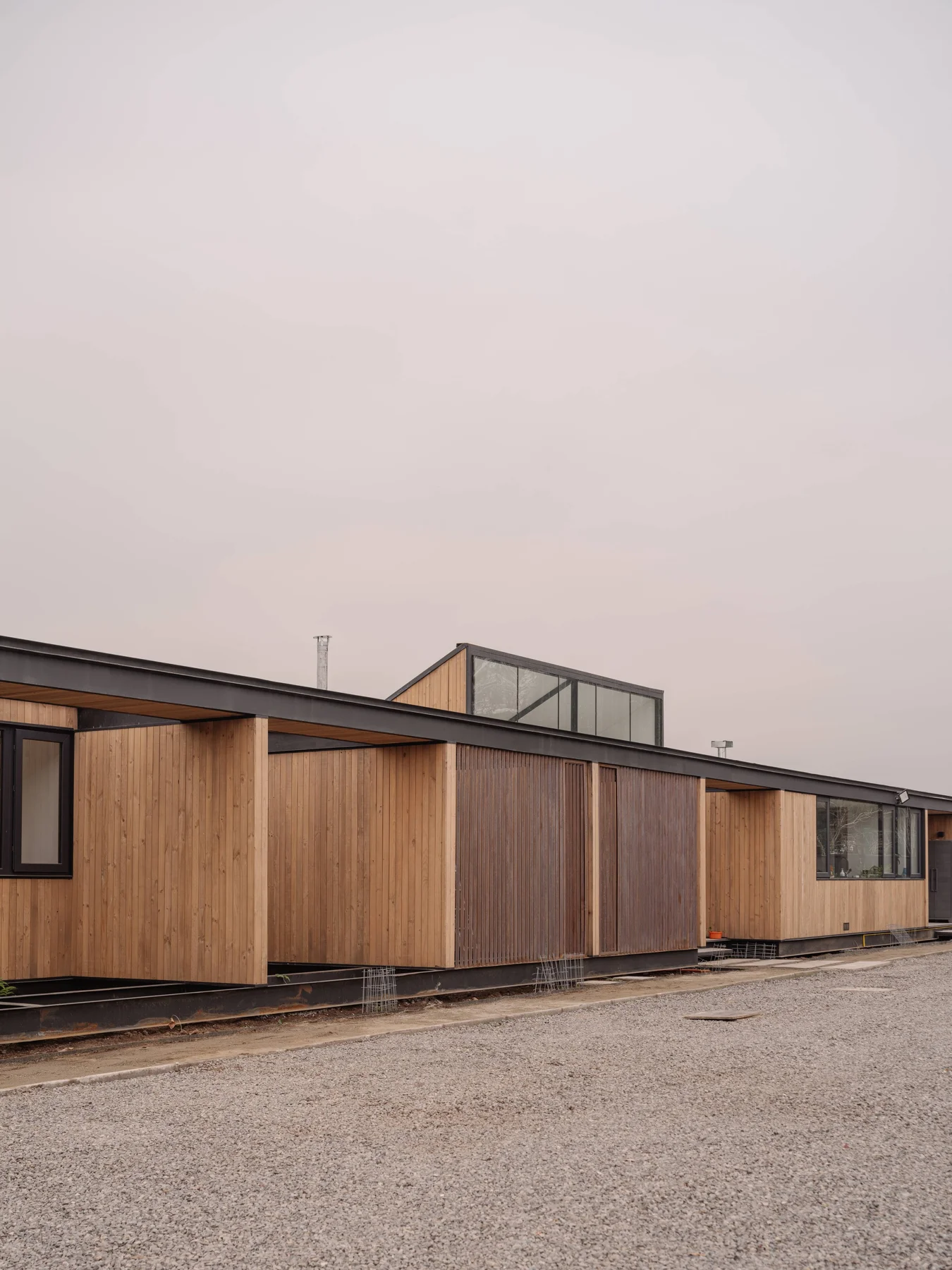 House with Lucarna / Paralelo Transversal - Image 2 of 26