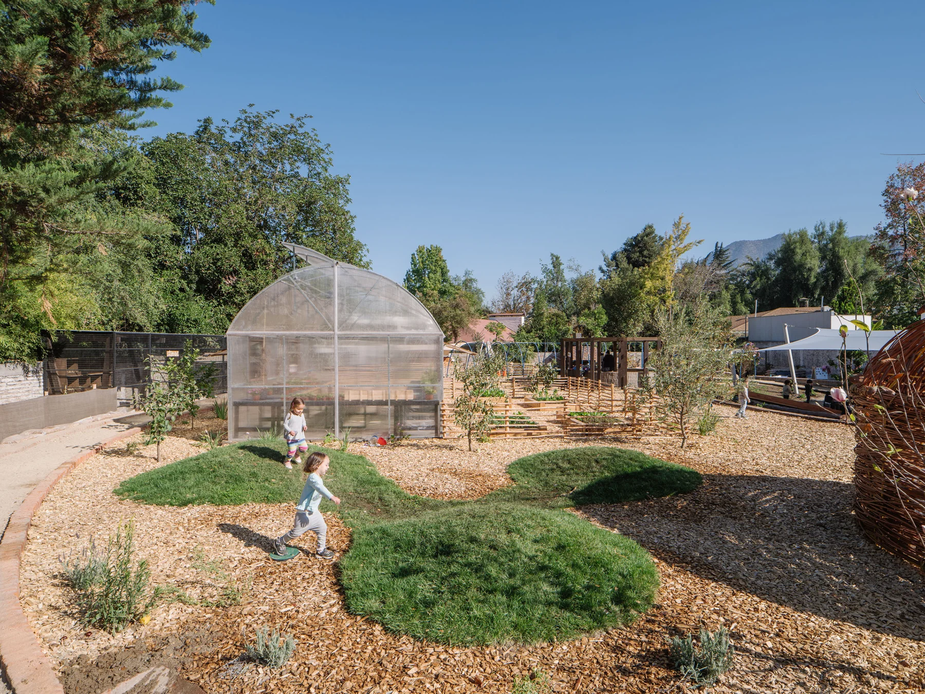 Ombú Afuera Kindergarten / Andrés Zegers Arquitecto + Lirio Paisaje - Exterior Photography