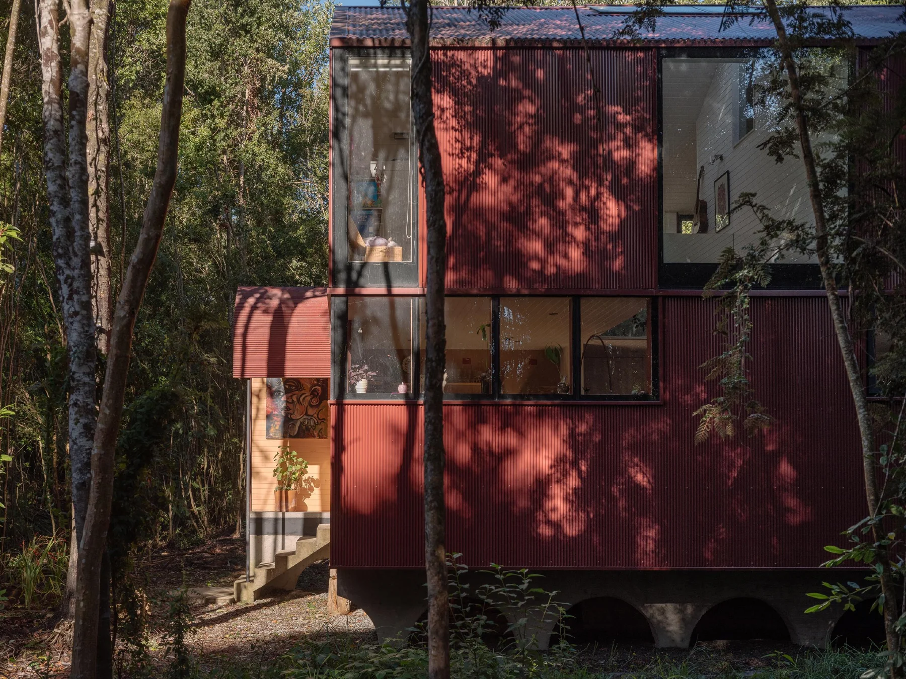 Daiber Aceituno Arquitectos, Marcos Zegers · HOUSE IN THE FOREST