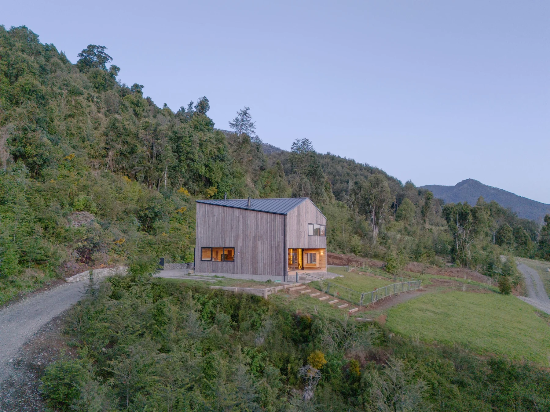 Hebra Arquitectos, Marcos Zegers · Palo Quemado House