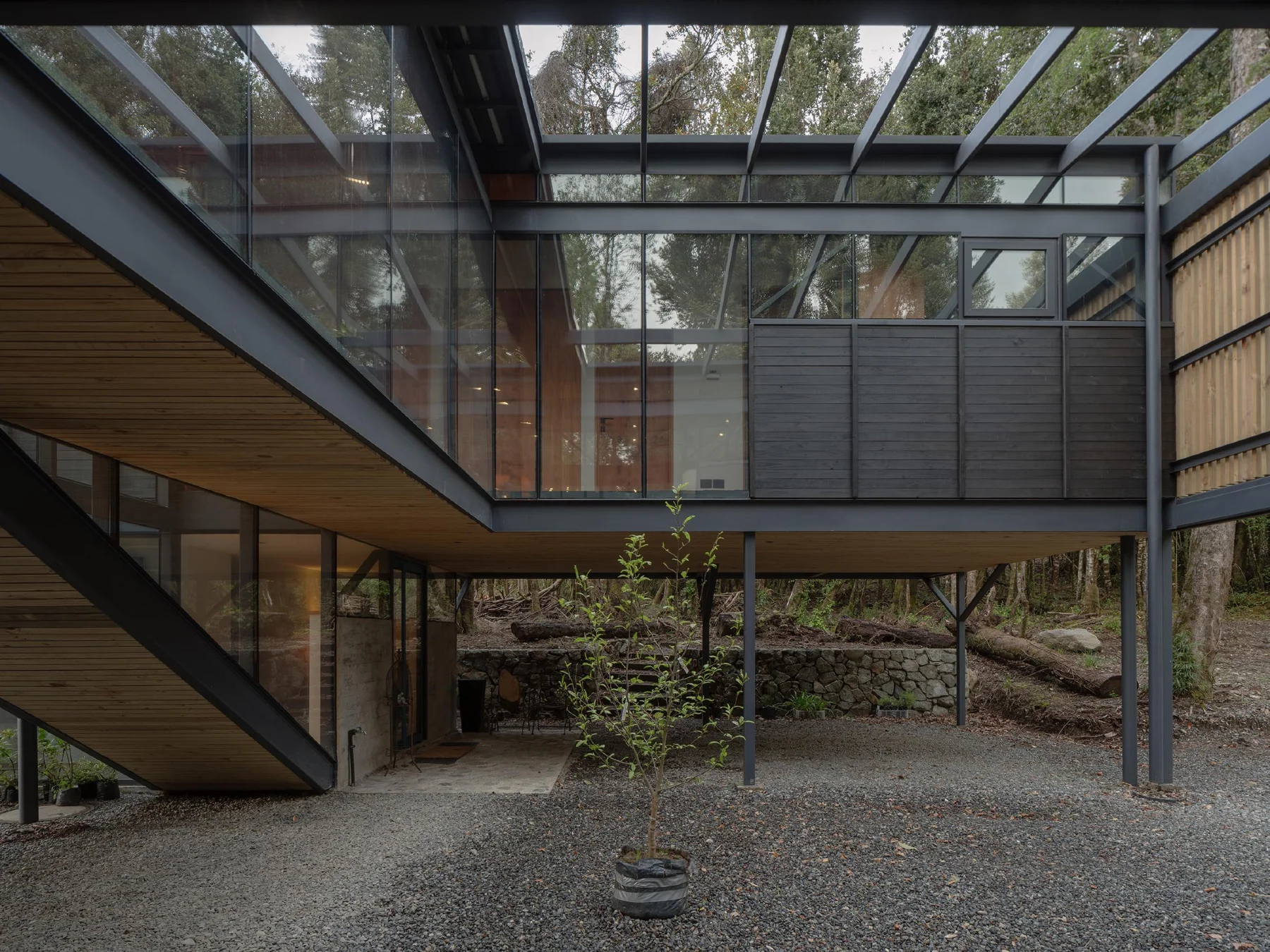 Hebra Arquitectos, Marcos Zegers · Casa Roble Huacho