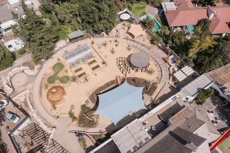 Ombú Afuera Kindergarten / Andrés Zegers Arquitecto + Lirio Paisaje - Image 1 of 17