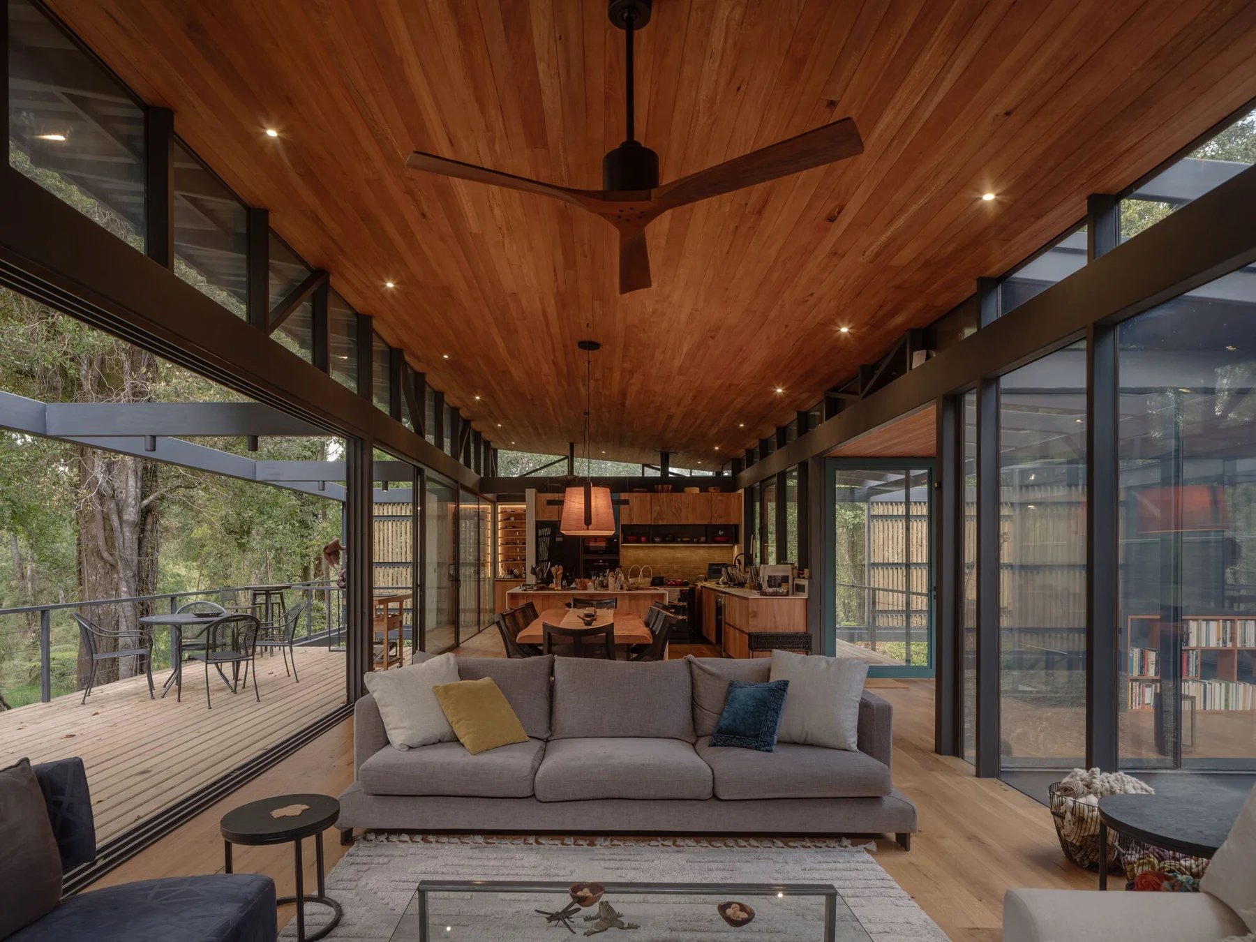 Roble Huacho House / Hebra Arquitectos - Interior Photography, Living Room, Table, Sofa, Windows, Beam